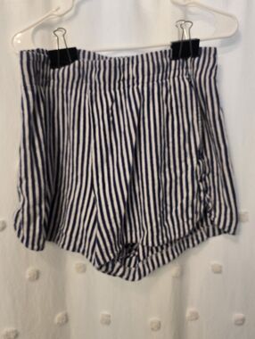 Free Assembly Striped Blue and White Women’s Shorts Size Medium